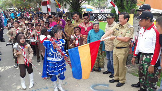 Pawai Karnaval di Desa Pantai Dilepas Wabup Halim